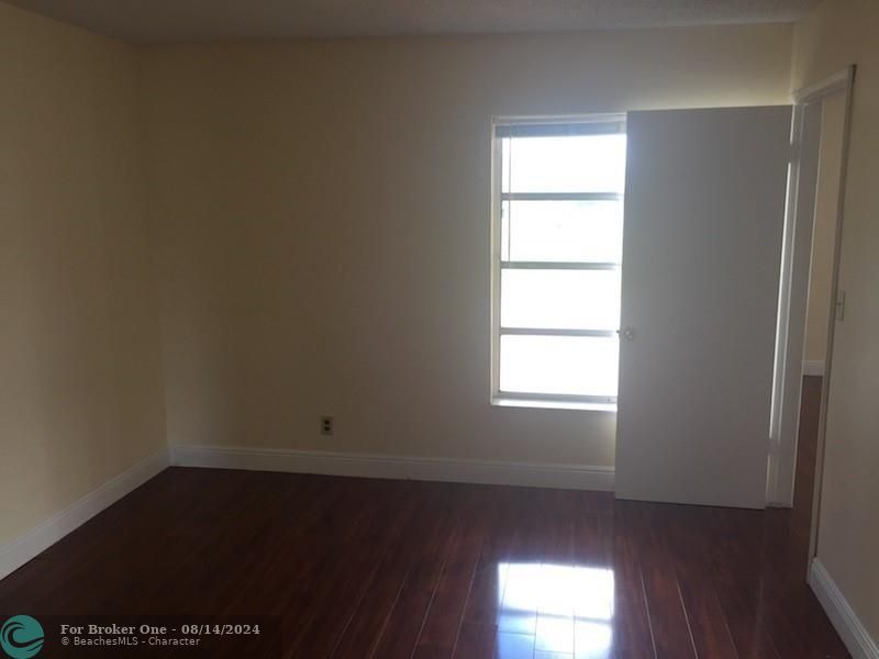 For Rent: $1,900 (2 beds, 2 baths, 1044 Square Feet)