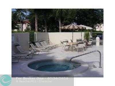 Active With Contract: $1,250 (0 beds, 1 baths, 468 Square Feet)
