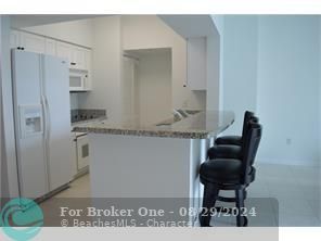 For Rent: $2,400 (1 beds, 1 baths, 820 Square Feet)