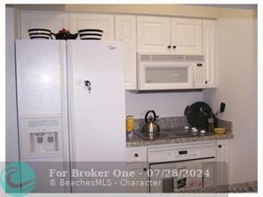 For Rent: $2,400 (1 beds, 1 baths, 820 Square Feet)