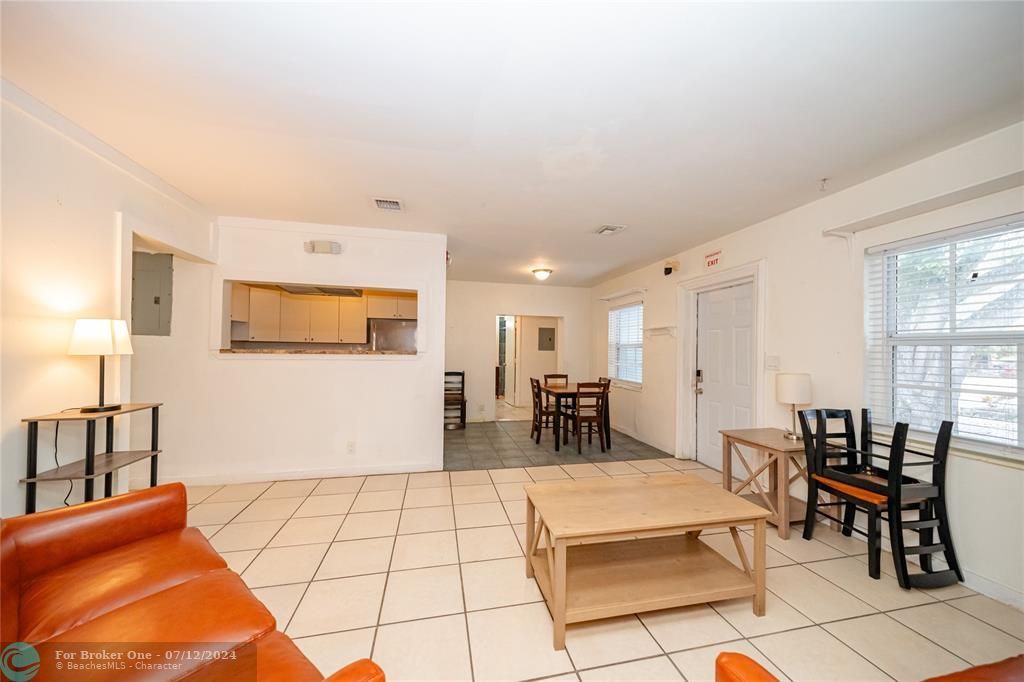 For Sale: $690,000 (5 beds, 2 baths, 1435 Square Feet)