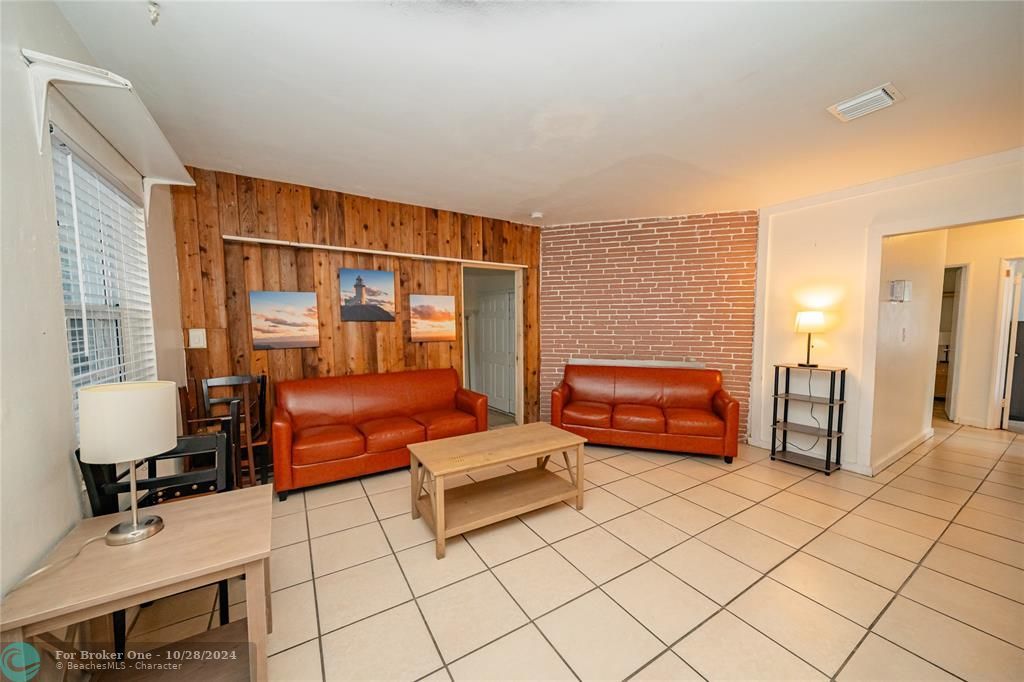 For Sale: $690,000 (5 beds, 2 baths, 1435 Square Feet)