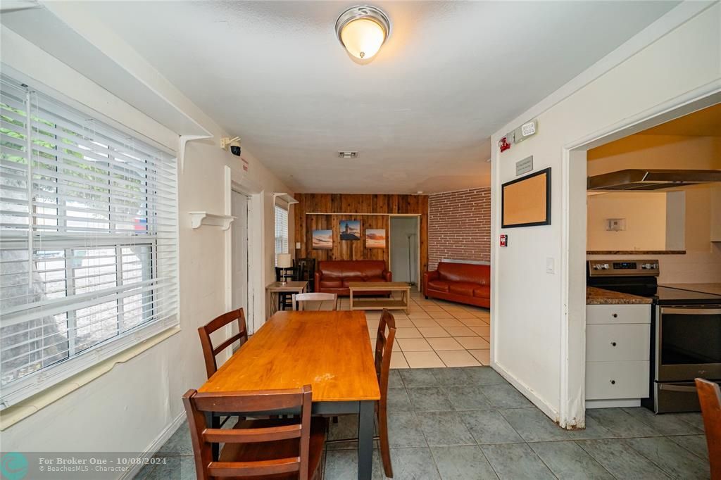 For Sale: $690,000 (5 beds, 2 baths, 1435 Square Feet)