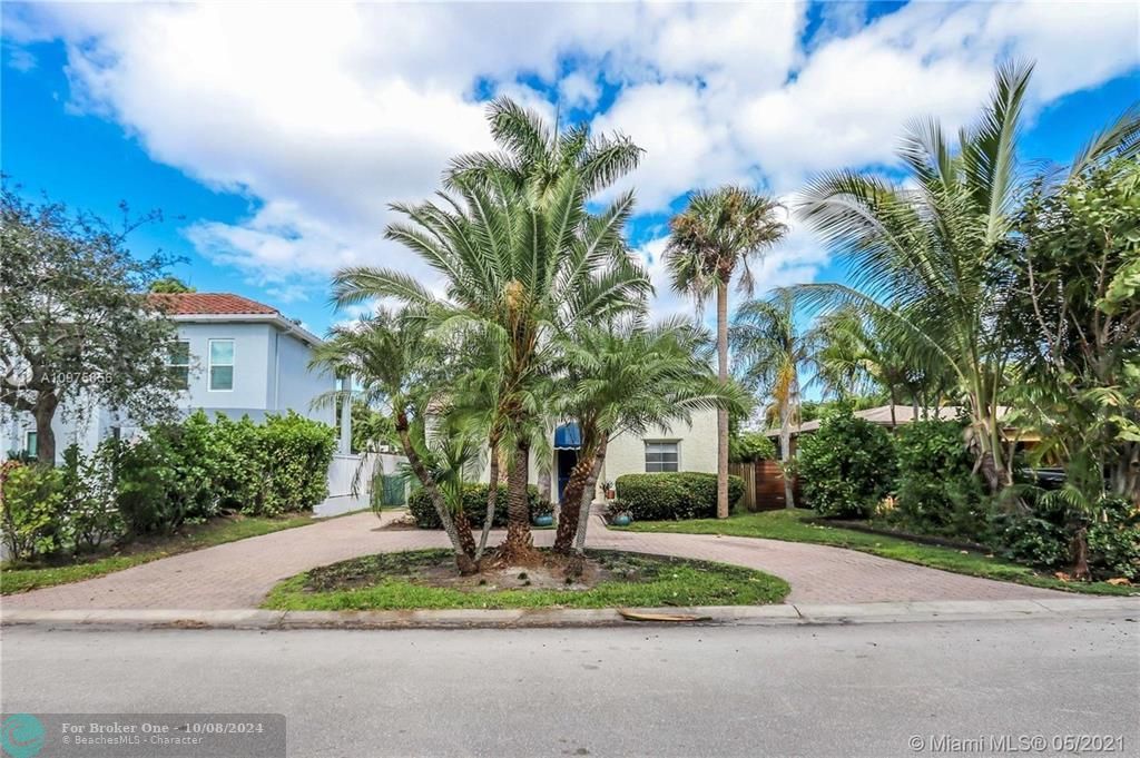 For Sale: $799,000 (2 beds, 2 baths, 1444 Square Feet)