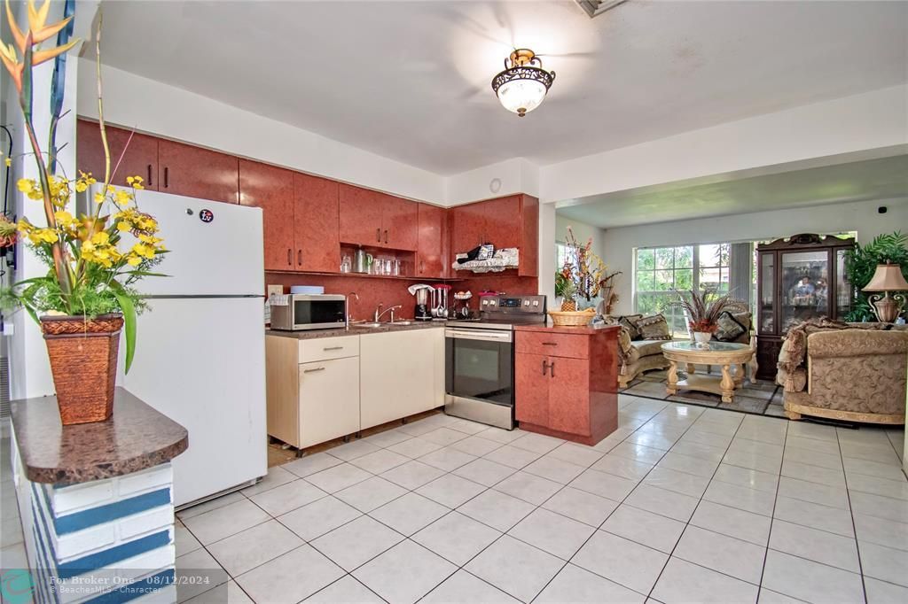 Recently Sold: $374,000 (3 beds, 1 baths, 1120 Square Feet)