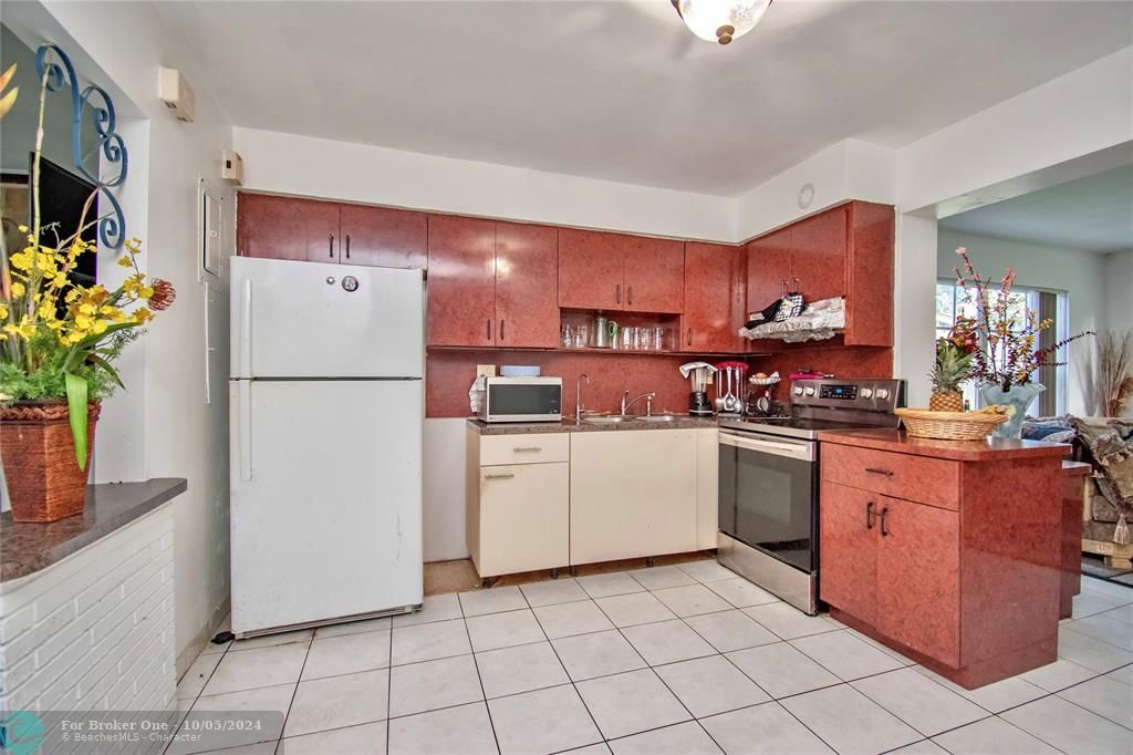 Recently Sold: $374,000 (3 beds, 1 baths, 1120 Square Feet)