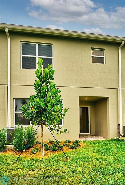 Active With Contract: $3,200 (3 beds, 2 baths, 1804 Square Feet)