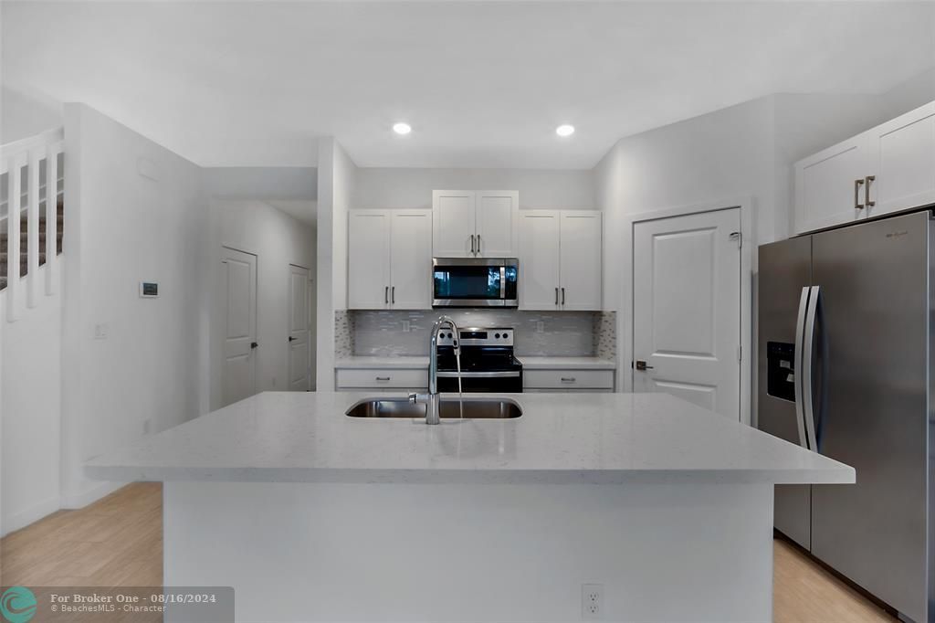 Active With Contract: $3,200 (3 beds, 2 baths, 1804 Square Feet)