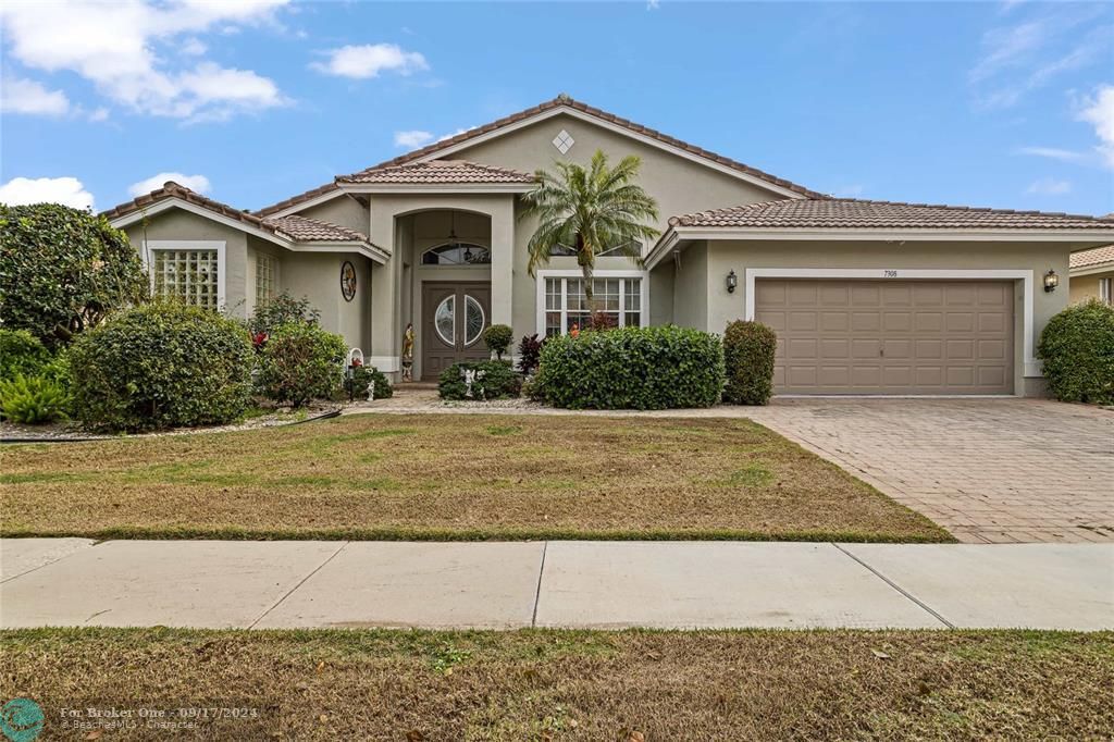 For Sale: $530,000 (3 beds, 2 baths, 2360 Square Feet)