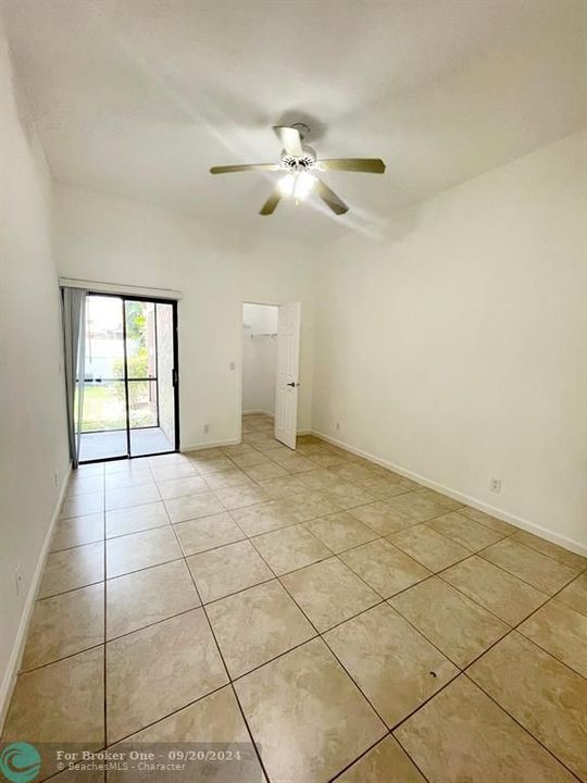 For Sale: $255,000 (2 beds, 2 baths, 950 Square Feet)