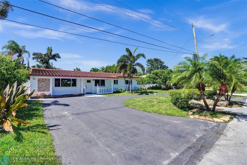 For Sale: $995,000 (3 beds, 2 baths, 2046 Square Feet)