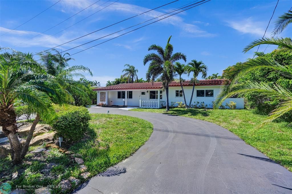 For Sale: $1,095,000 (3 beds, 2 baths, 2046 Square Feet)