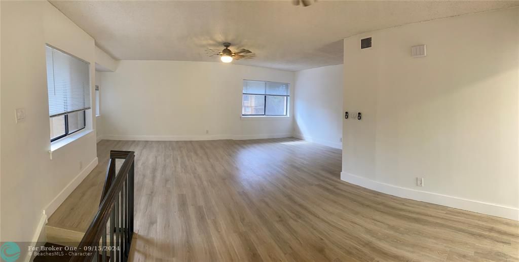 For Rent: $2,600 (3 beds, 2 baths, 1290 Square Feet)