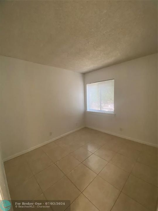 For Rent: $2,600 (3 beds, 2 baths, 1290 Square Feet)