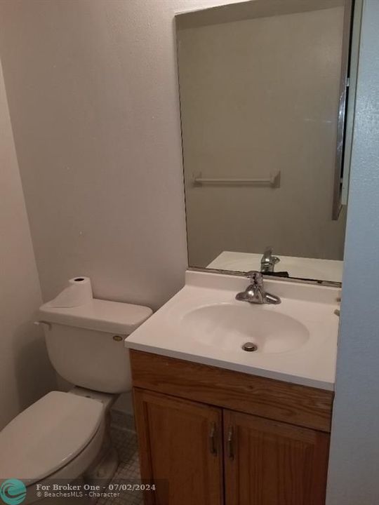 For Sale: $105,998 (1 beds, 1 baths, 783 Square Feet)