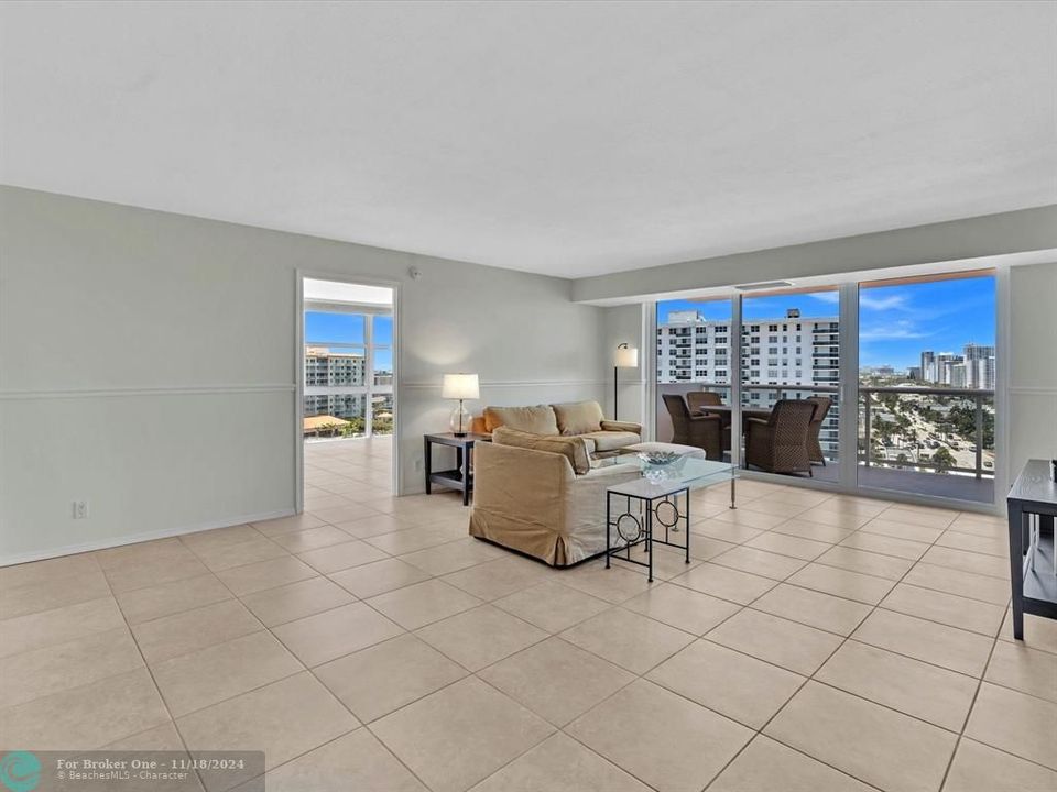 For Sale: $675,900 (2 beds, 2 baths, 1200 Square Feet)