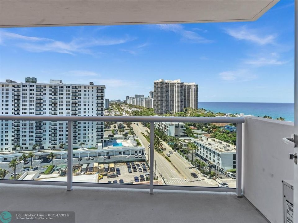 For Sale: $675,900 (2 beds, 2 baths, 1200 Square Feet)