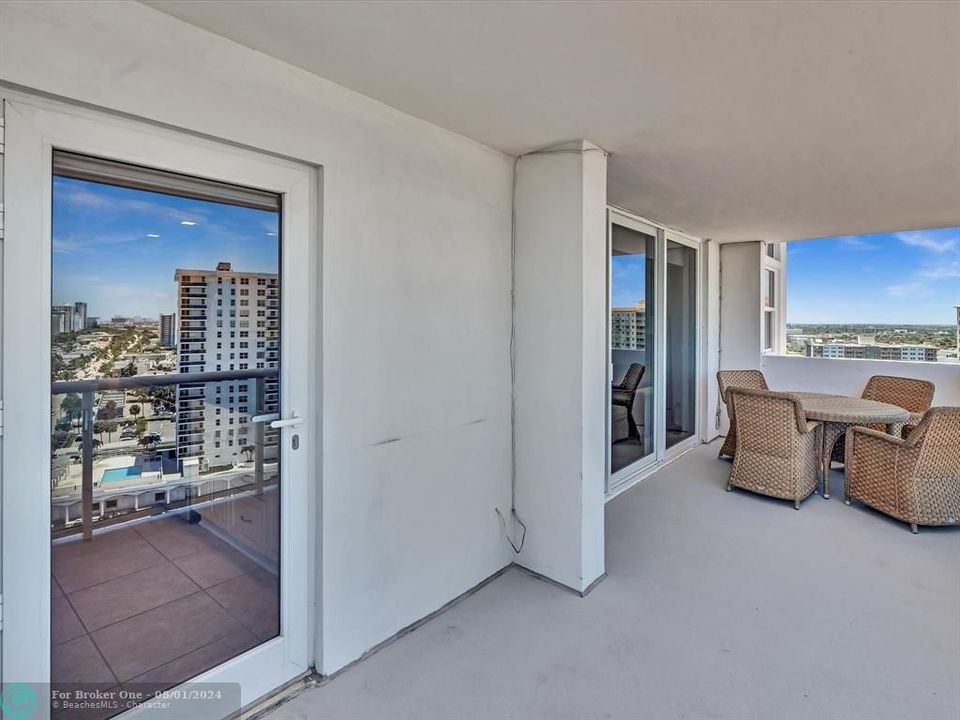 For Sale: $675,900 (2 beds, 2 baths, 1200 Square Feet)