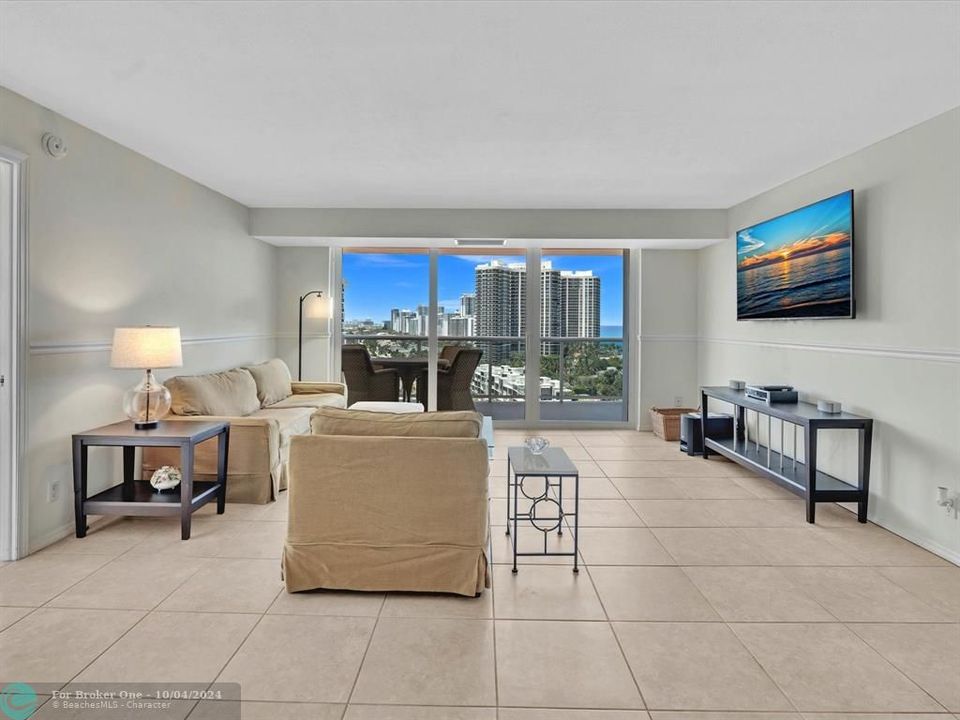 For Sale: $675,900 (2 beds, 2 baths, 1200 Square Feet)