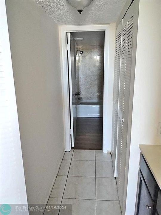 For Sale: $139,500 (1 beds, 1 baths, 800 Square Feet)