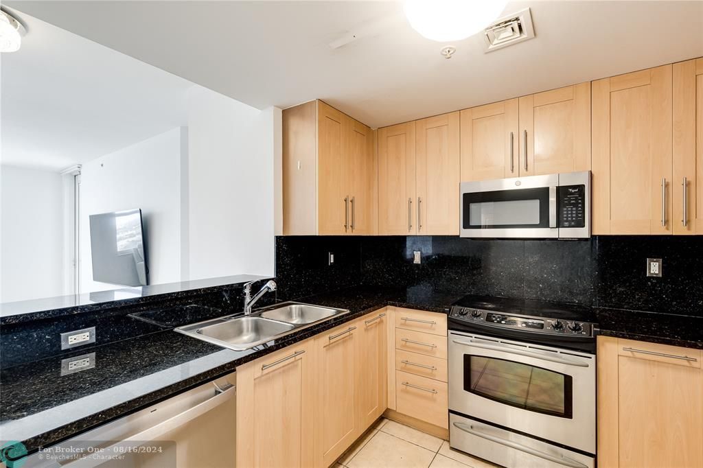 For Rent: $3,300 (2 beds, 2 baths, 1246 Square Feet)