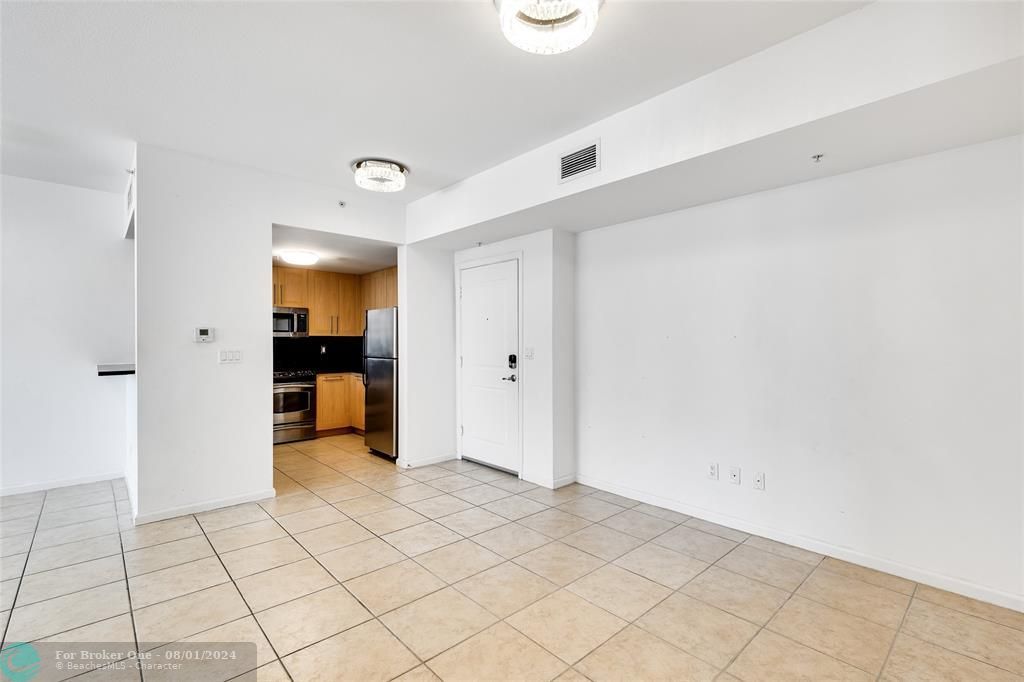 For Rent: $3,300 (2 beds, 2 baths, 1246 Square Feet)