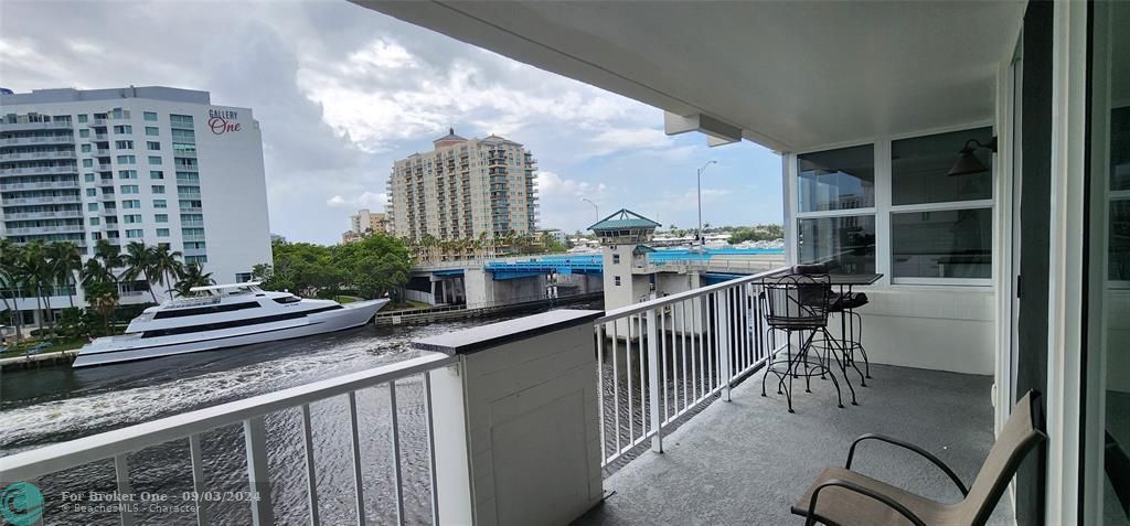 For Sale: $700,000 (2 beds, 2 baths, 1575 Square Feet)