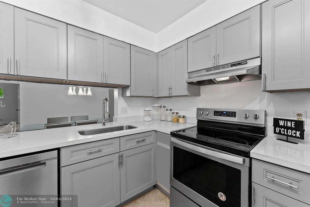 For Sale: $240,000 (2 beds, 1 baths, 1150 Square Feet)