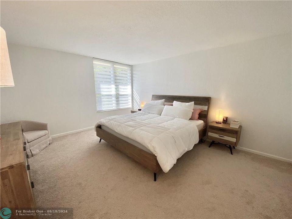 For Rent: $2,850 (2 beds, 2 baths, 1375 Square Feet)