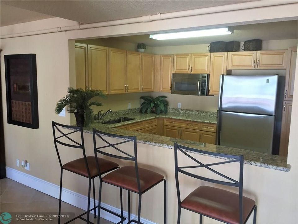 For Rent: $2,850 (2 beds, 2 baths, 1375 Square Feet)