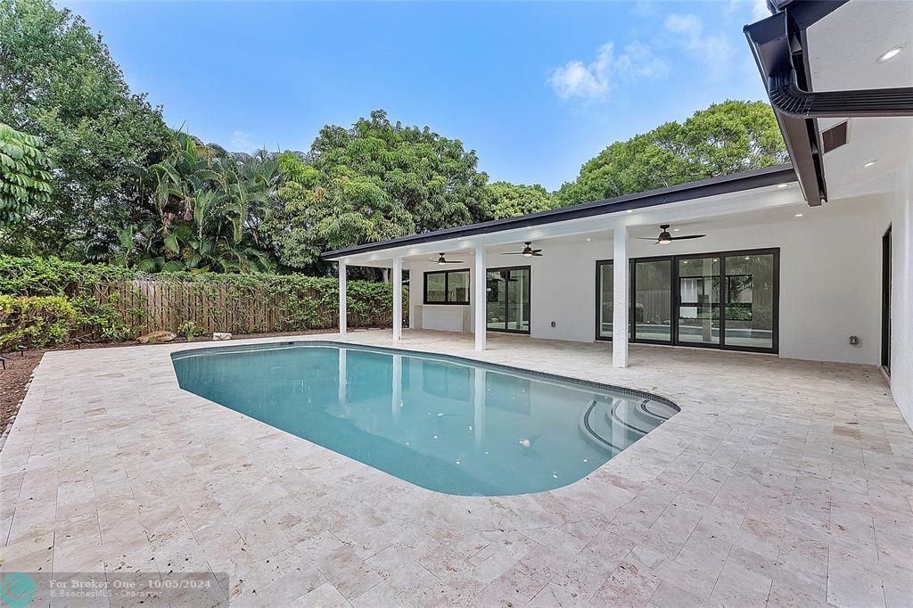 Recently Sold: $1,650,000 (4 beds, 3 baths, 2392 Square Feet)