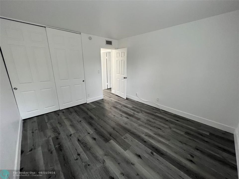 For Rent: $2,100 (2 beds, 1 baths, 1248 Square Feet)