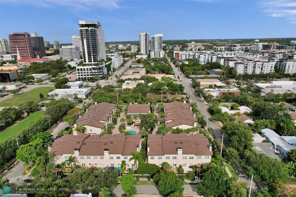 For Sale: $999,950 (4 beds, 2 baths, 2330 Square Feet)