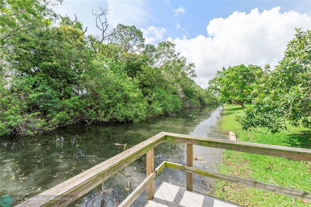 For Sale: $810,000 (4 beds, 2 baths, 2084 Square Feet)