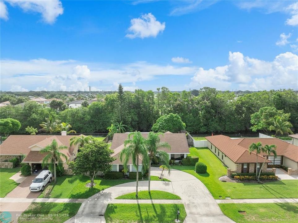 For Sale: $810,000 (4 beds, 2 baths, 2084 Square Feet)