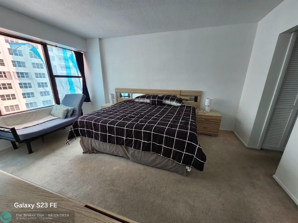 For Sale: $399,000 (1 beds, 1 baths, 802 Square Feet)