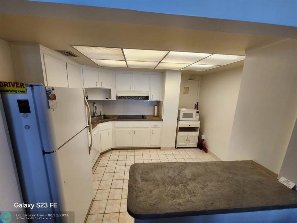 For Sale: $399,000 (1 beds, 1 baths, 802 Square Feet)