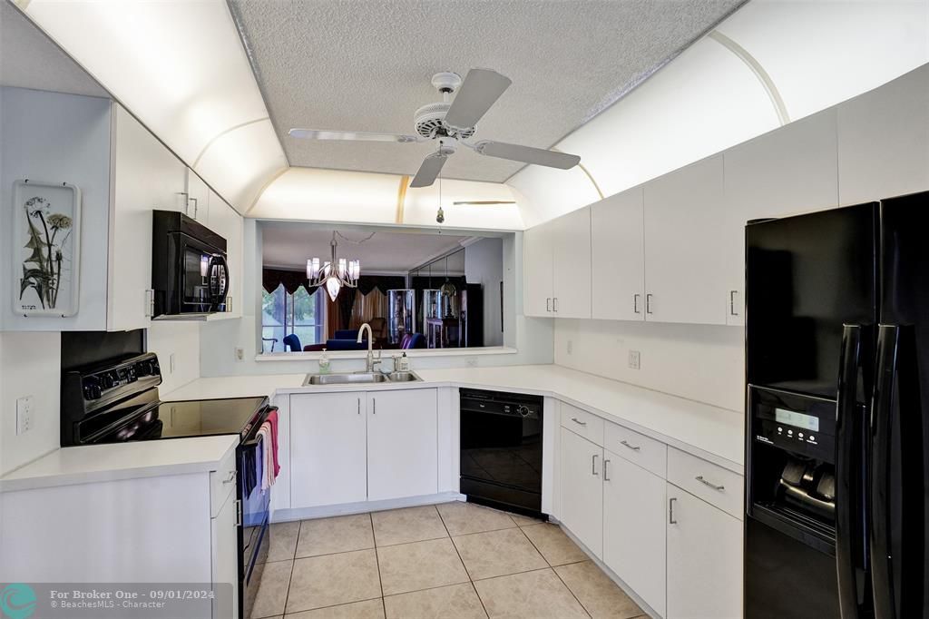 For Sale: $239,000 (2 beds, 2 baths, 1500 Square Feet)