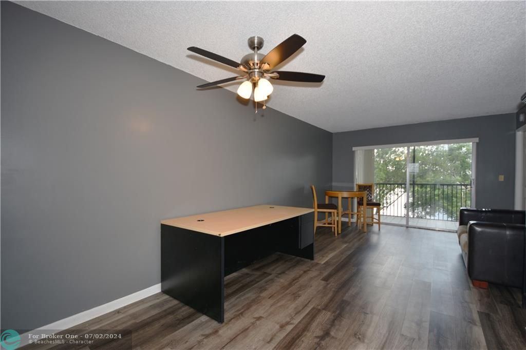 For Rent: $2,150 (2 beds, 2 baths, 825 Square Feet)