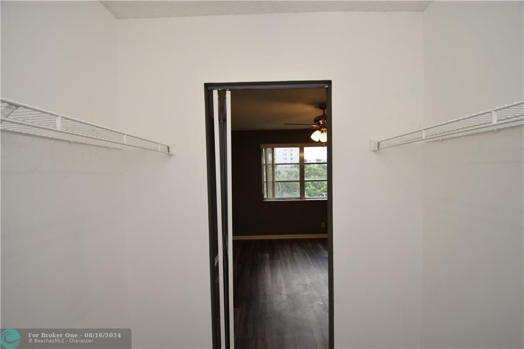 For Rent: $2,150 (2 beds, 2 baths, 825 Square Feet)