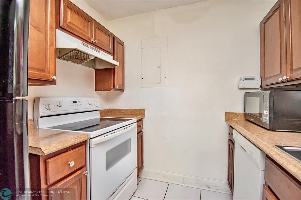 Vendido Recientemente: $249,000 (3 camas, 1 baños, 864 Pies cuadrados)