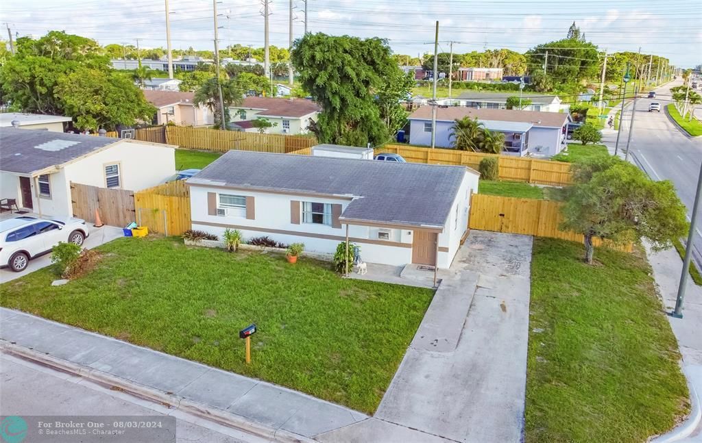 Recently Sold: $249,000 (3 beds, 1 baths, 864 Square Feet)