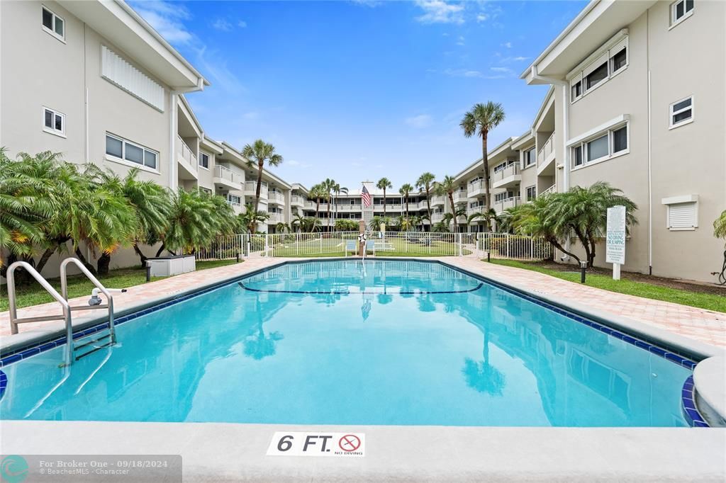 Active With Contract: $225,000 (1 beds, 1 baths, 620 Square Feet)