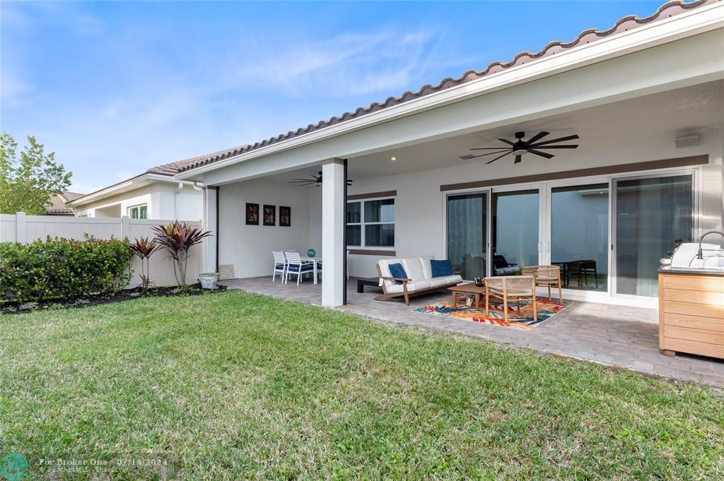 For Sale: $859,900 (4 beds, 2 baths, 2877 Square Feet)