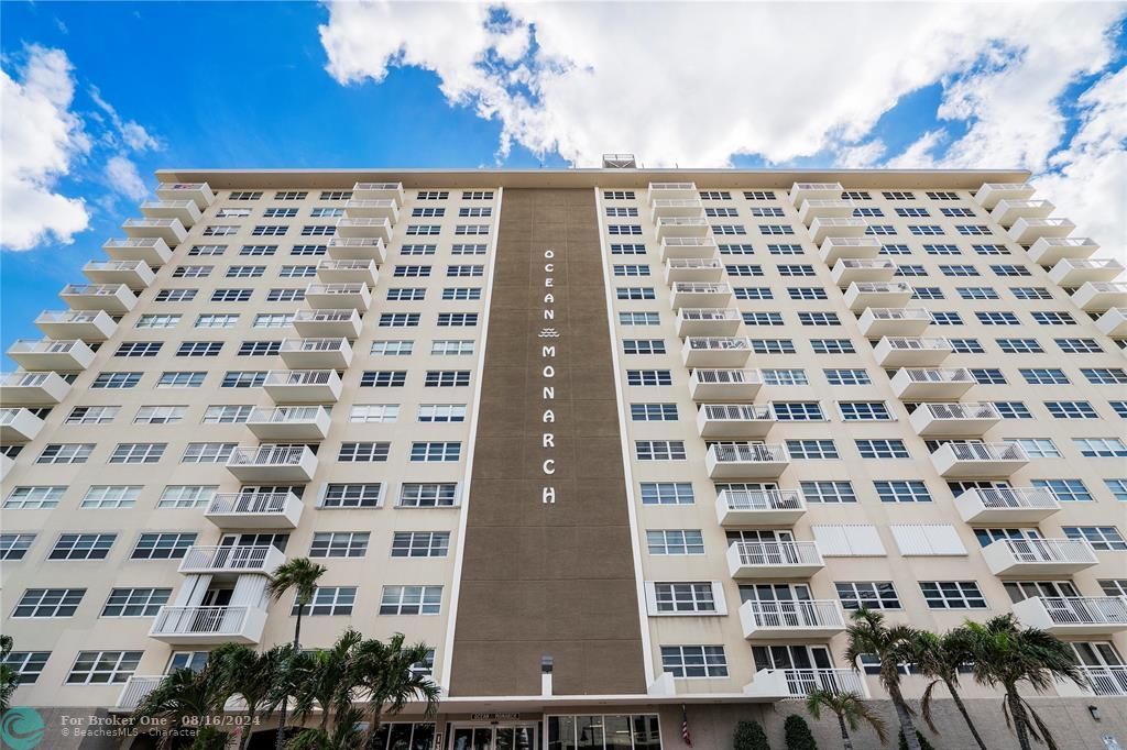 Active With Contract: $2,500 (2 beds, 2 baths, 1250 Square Feet)