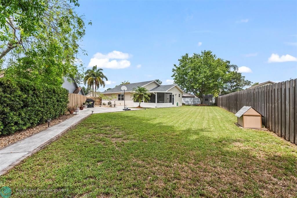 For Sale: $599,900 (3 beds, 2 baths, 1191 Square Feet)