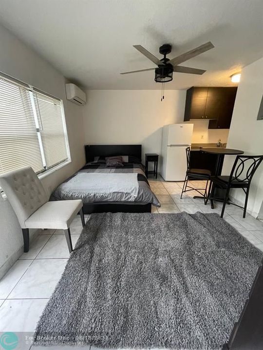 For Rent: $1,550 (0 beds, 1 baths, 300 Square Feet)