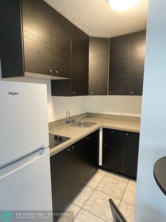 For Rent: $1,550 (0 beds, 1 baths, 300 Square Feet)