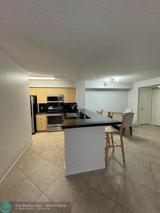 For Rent: $2,990 (2 beds, 2 baths, 1060 Square Feet)