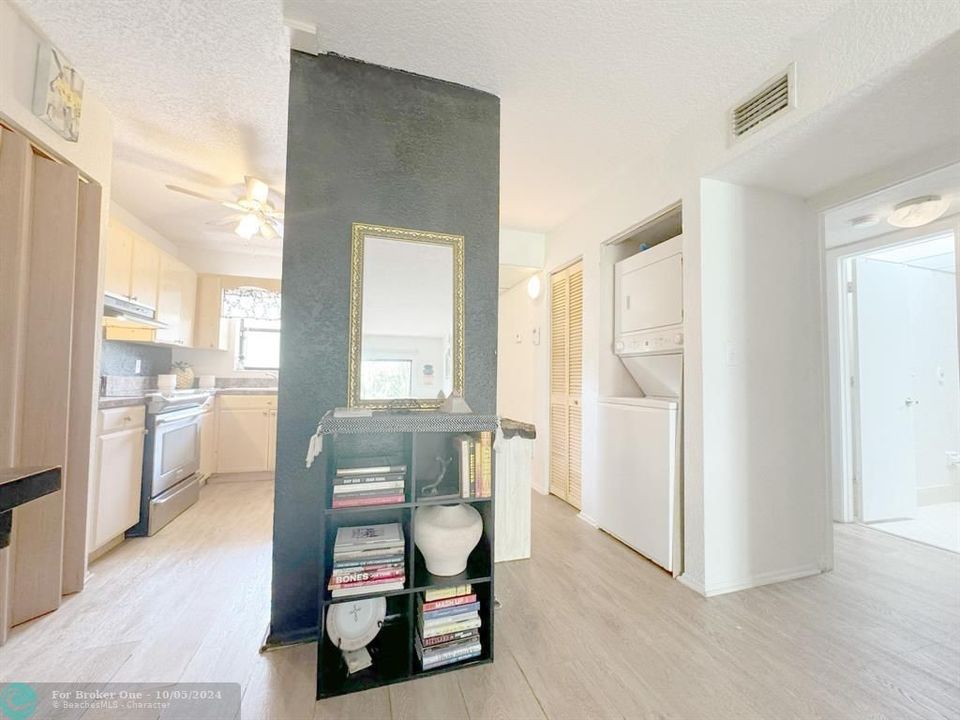 For Sale: $219,500 (2 beds, 2 baths, 840 Square Feet)